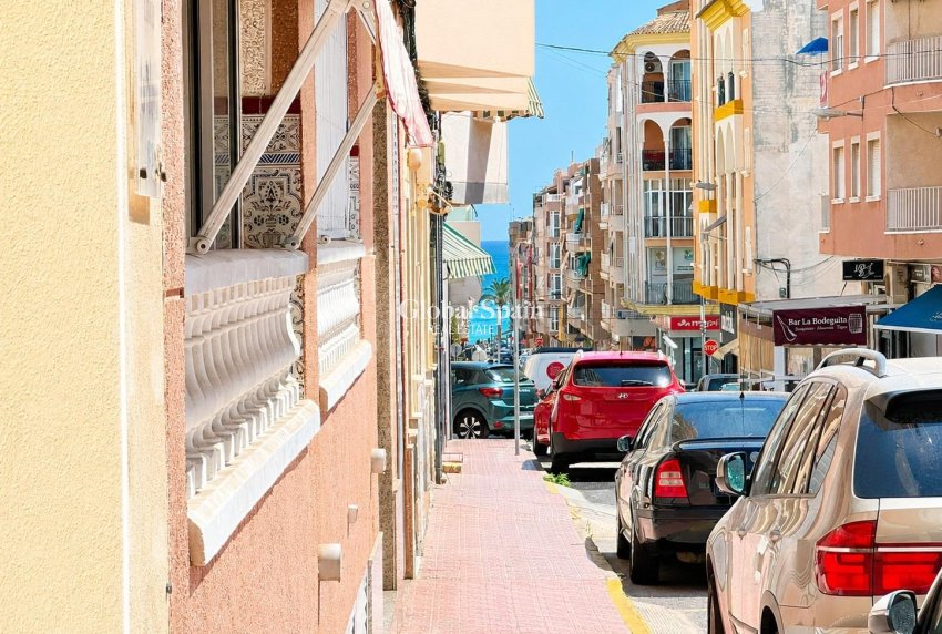 Resale - APARTMENT -
TORREVIEJA - Habaneras