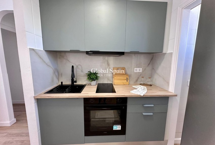 Resale - APARTMENT -
TORREVIEJA - Habaneras