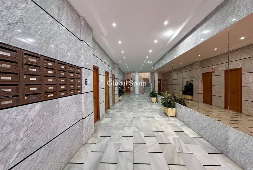 Resale - APARTMENT -
TORREVIEJA - Habaneras