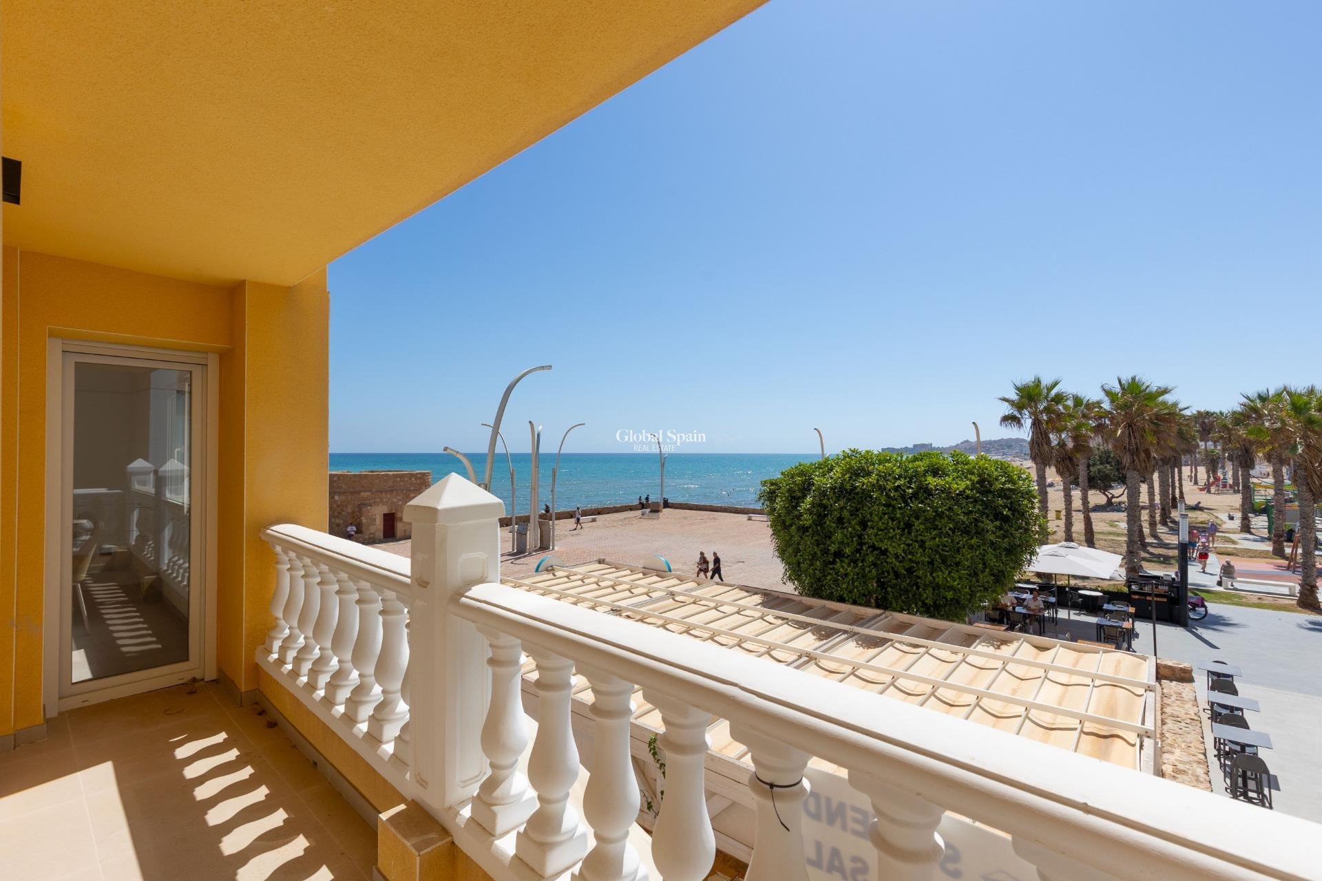 Resale - APARTMENT -
TORREVIEJA - La Mata pueblo