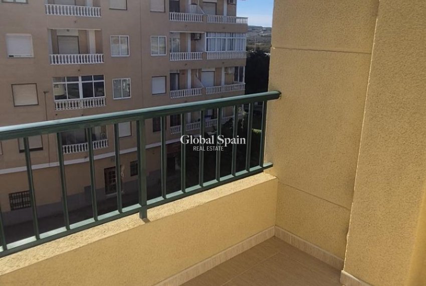 Resale - APARTMENT -
TORREVIEJA - La Mata pueblo