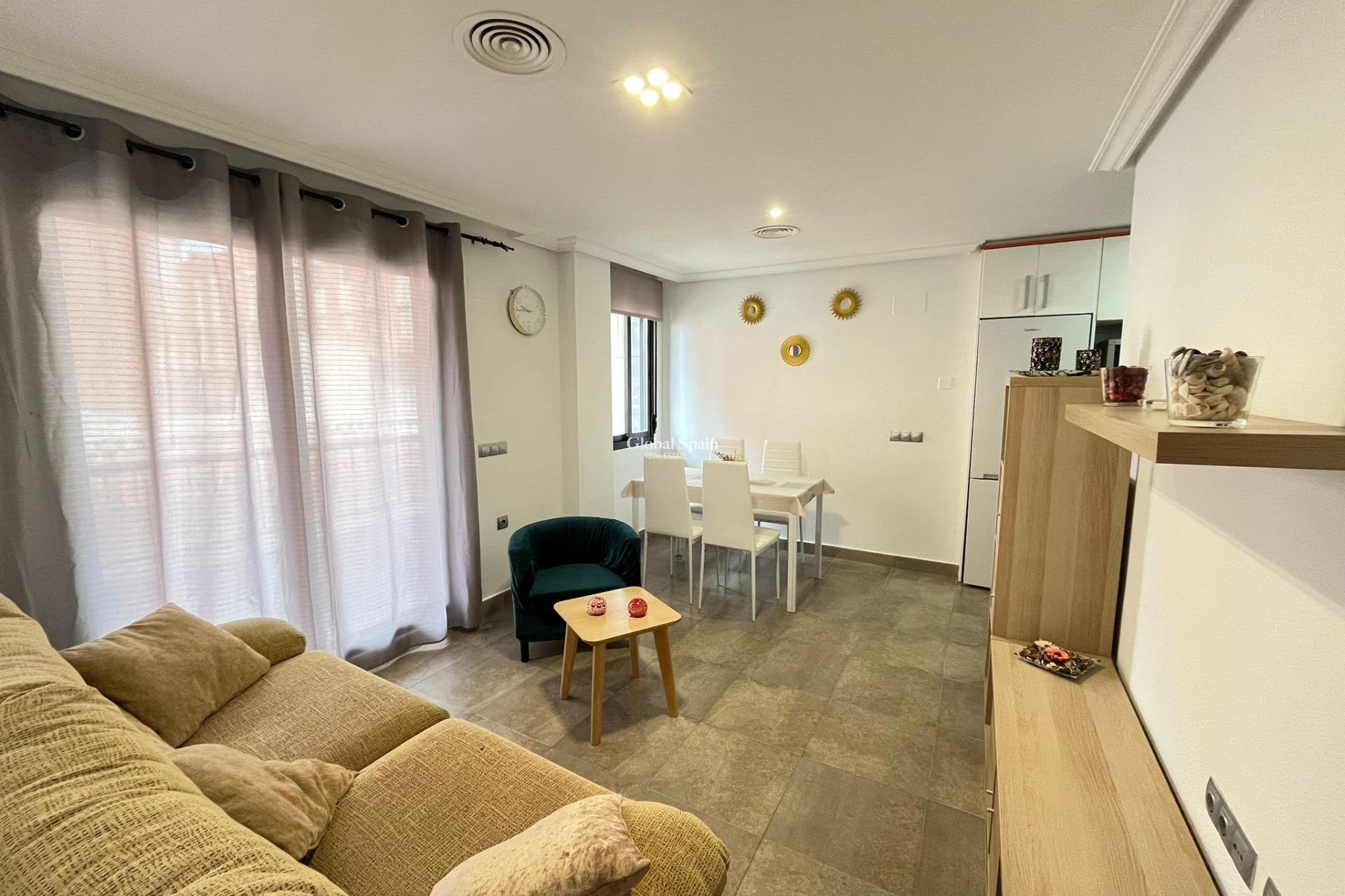 Resale - APARTMENT -
TORREVIEJA - La Mata pueblo