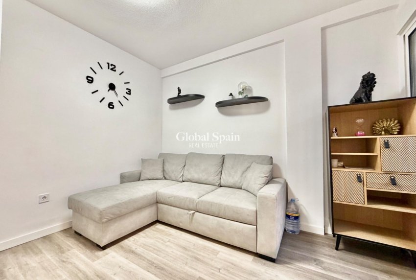 Resale - APARTMENT -
TORREVIEJA - La Mata pueblo