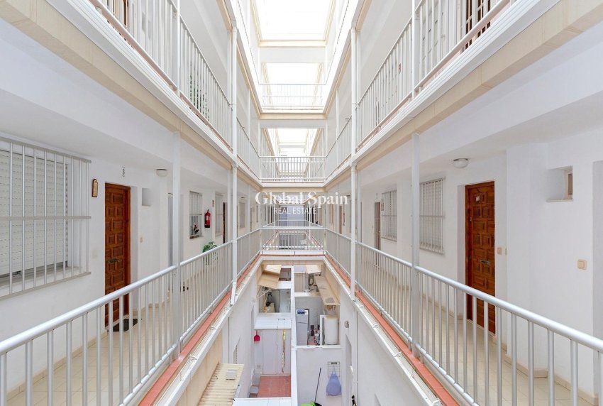 Resale - APARTMENT -
TORREVIEJA - La Mata pueblo