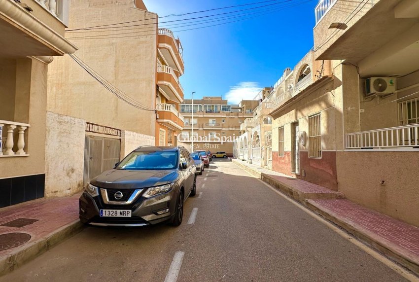 Resale - APARTMENT -
TORREVIEJA - La Mata pueblo