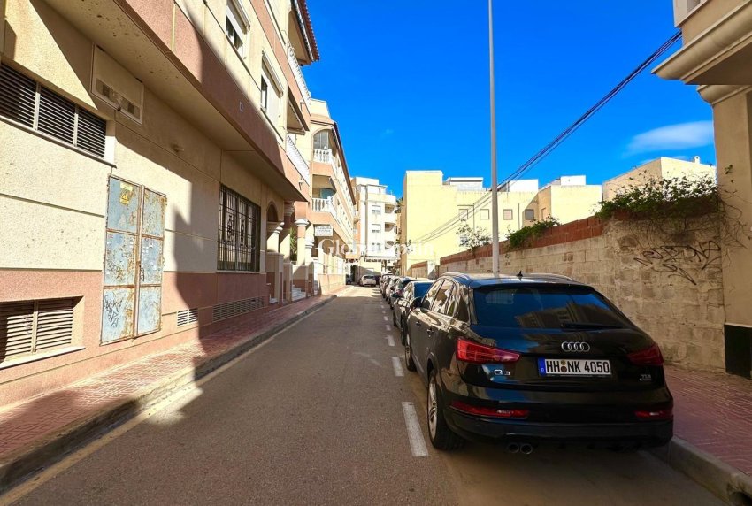 Resale - APARTMENT -
TORREVIEJA - La Mata pueblo