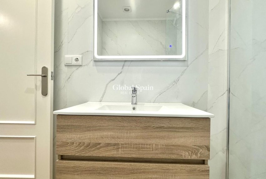 Resale - APARTMENT -
TORREVIEJA - La Mata pueblo
