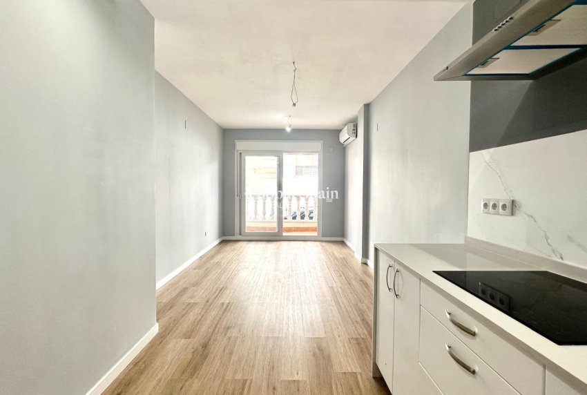 Resale - APARTMENT -
TORREVIEJA - La Mata pueblo