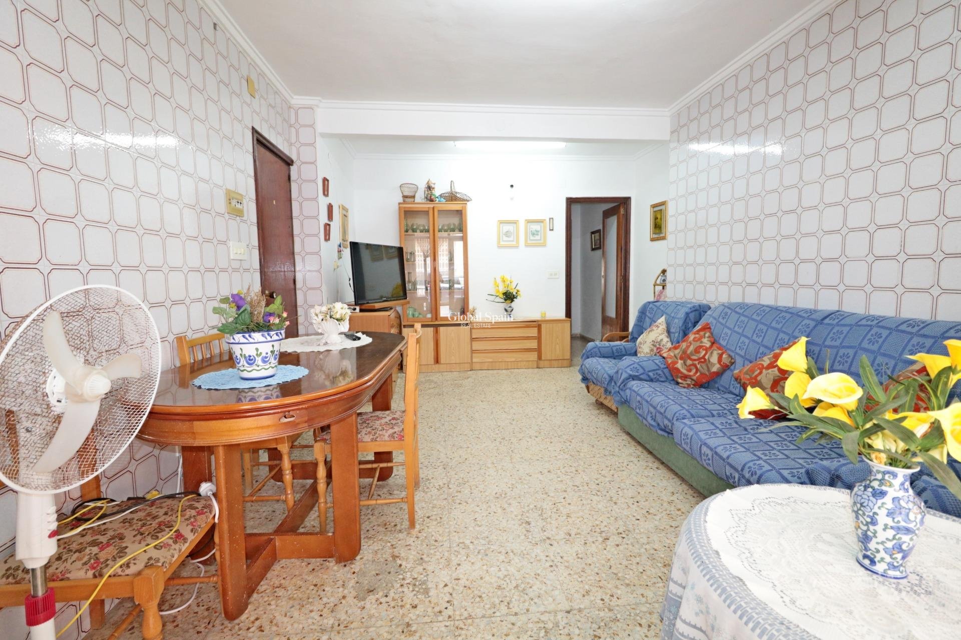 Resale - APARTMENT -
TORREVIEJA - La Mata pueblo