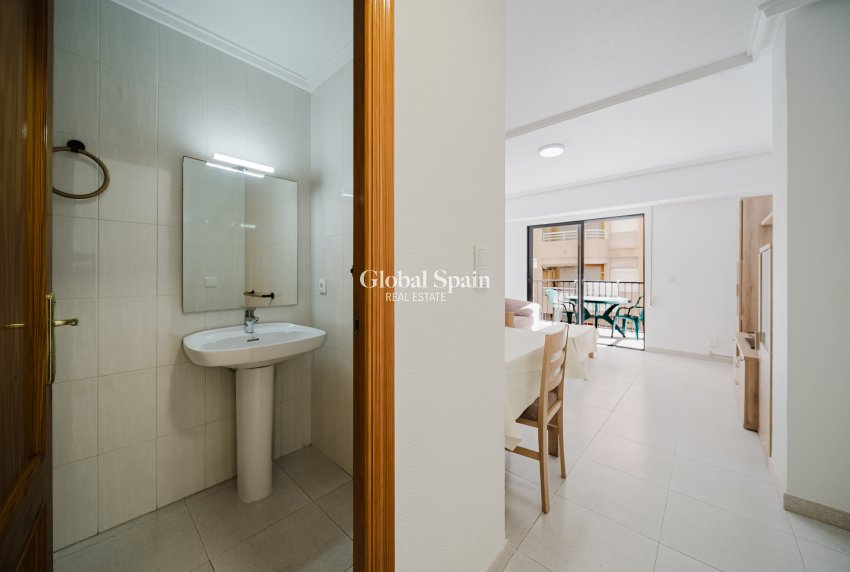 Resale - Apartment -
TORREVIEJA - La Mata