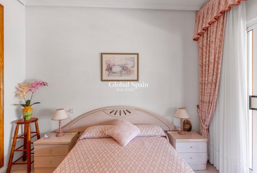 Resale - APARTMENT -
TORREVIEJA - La Mata