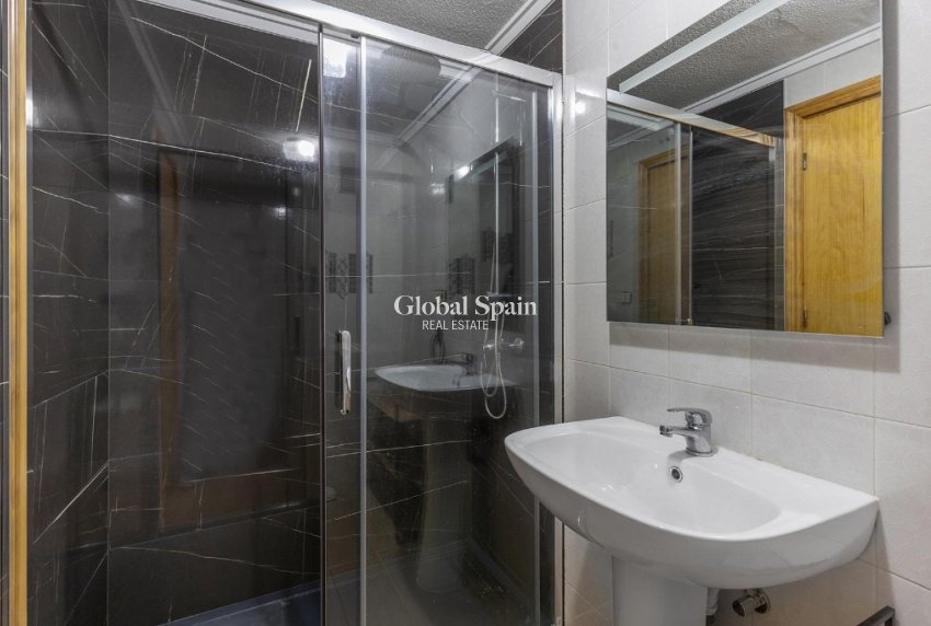 Resale - Apartment -
TORREVIEJA - La Mata