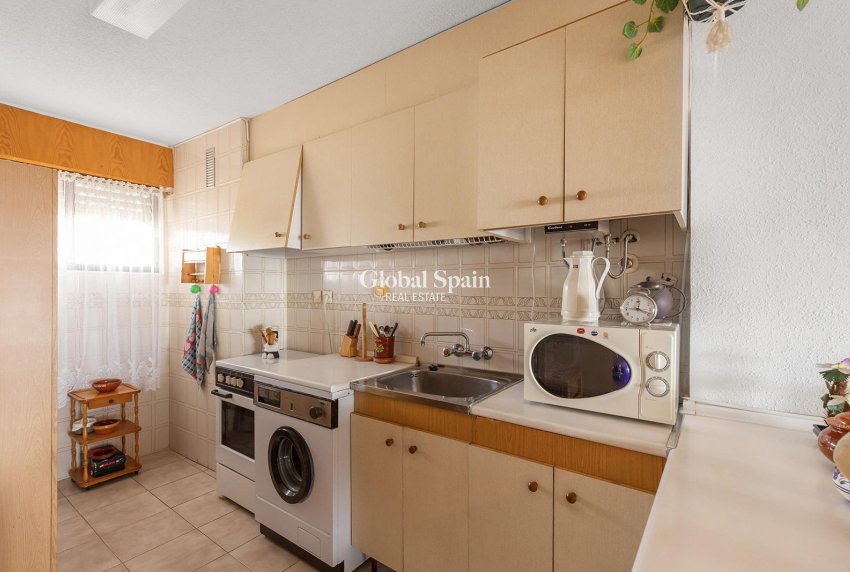 Resale - APARTMENT -
TORREVIEJA - La Mata