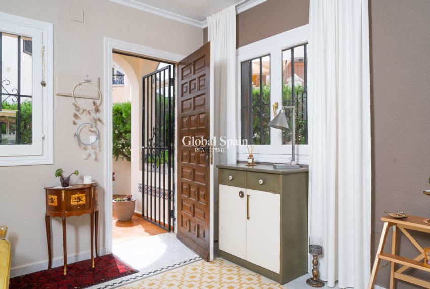 Resale - APARTMENT -
TORREVIEJA - La Mata