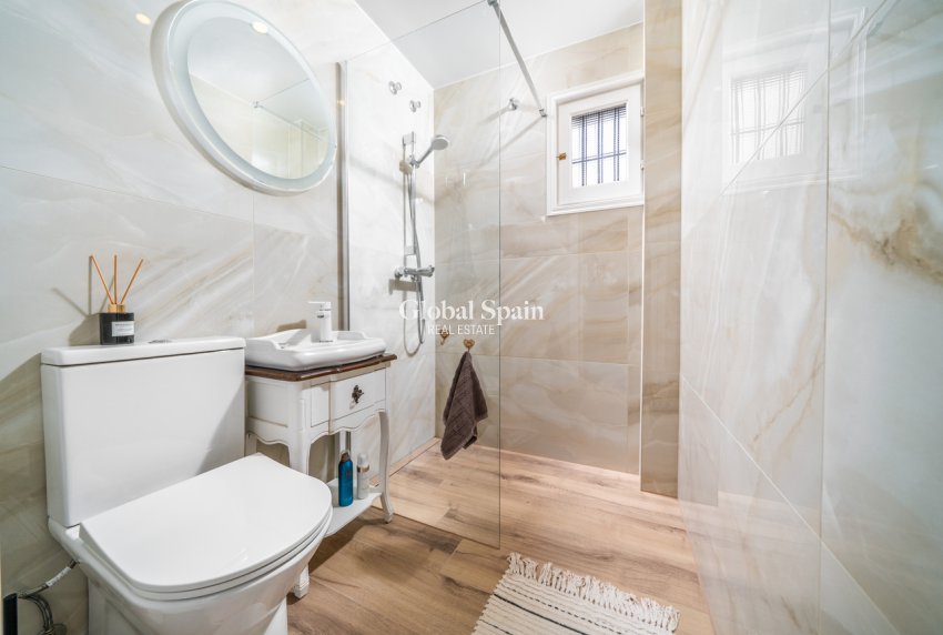 Resale - APARTMENT -
TORREVIEJA - La Mata