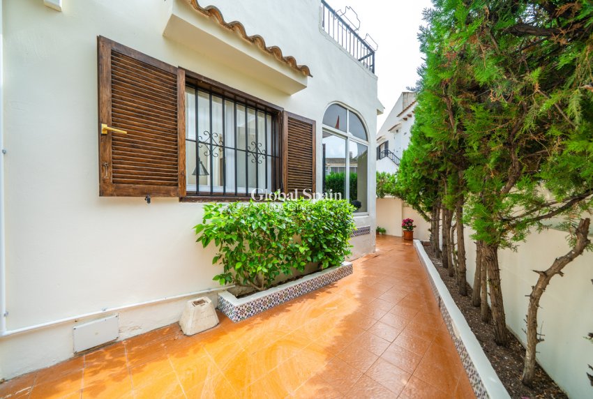 Resale - APARTMENT -
TORREVIEJA - La Mata