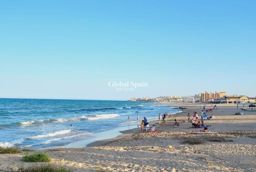 Resale - APARTMENT -
TORREVIEJA - La Mata