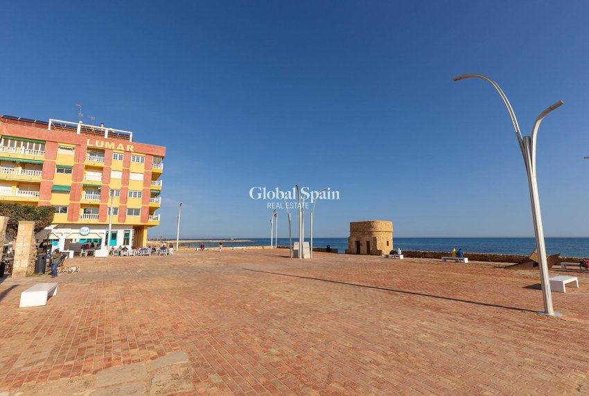 Resale - APARTMENT -
TORREVIEJA - La Mata