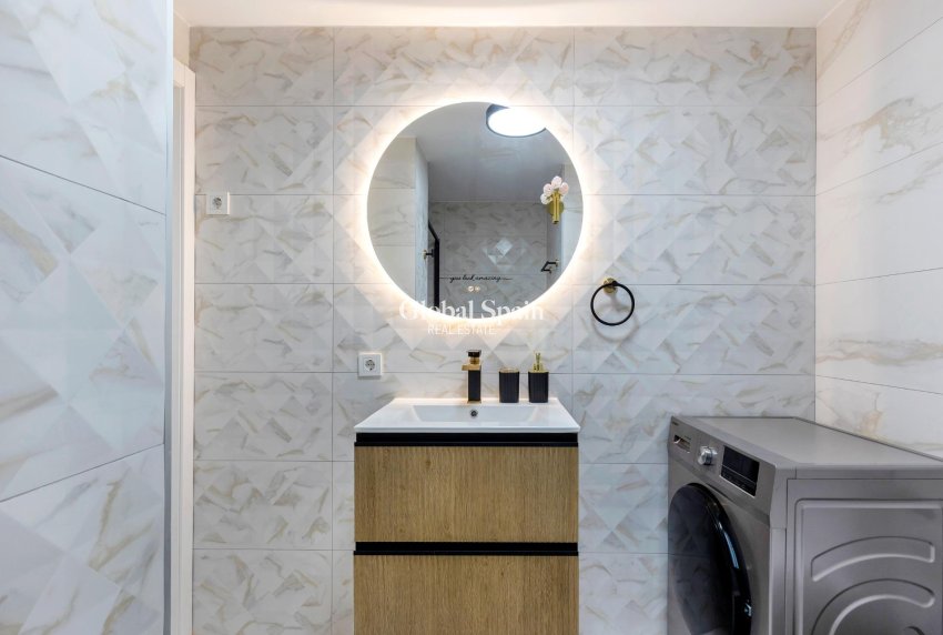 Resale - APARTMENT -
TORREVIEJA - La Mata