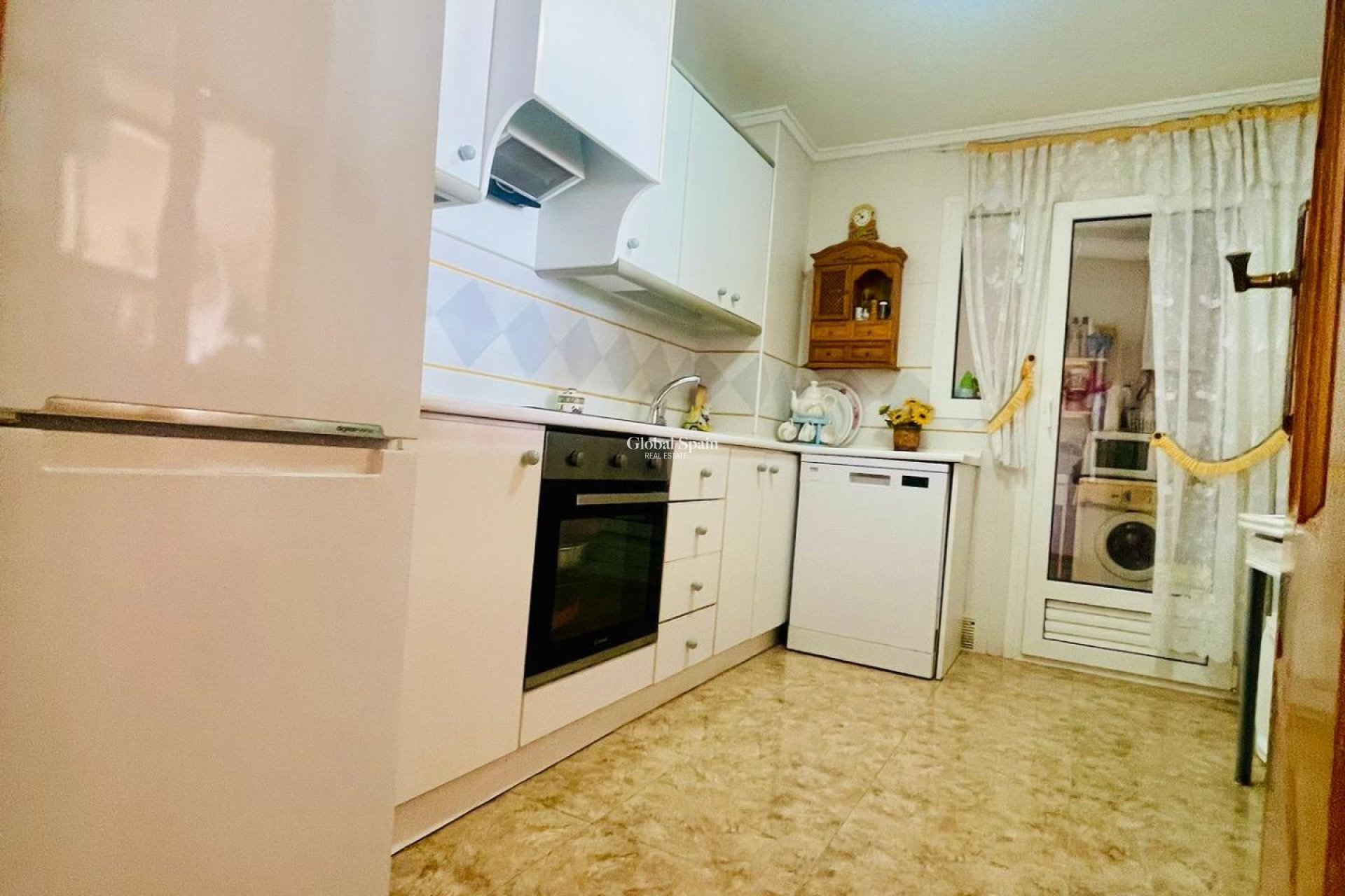 Resale - APARTMENT -
TORREVIEJA - La Mata