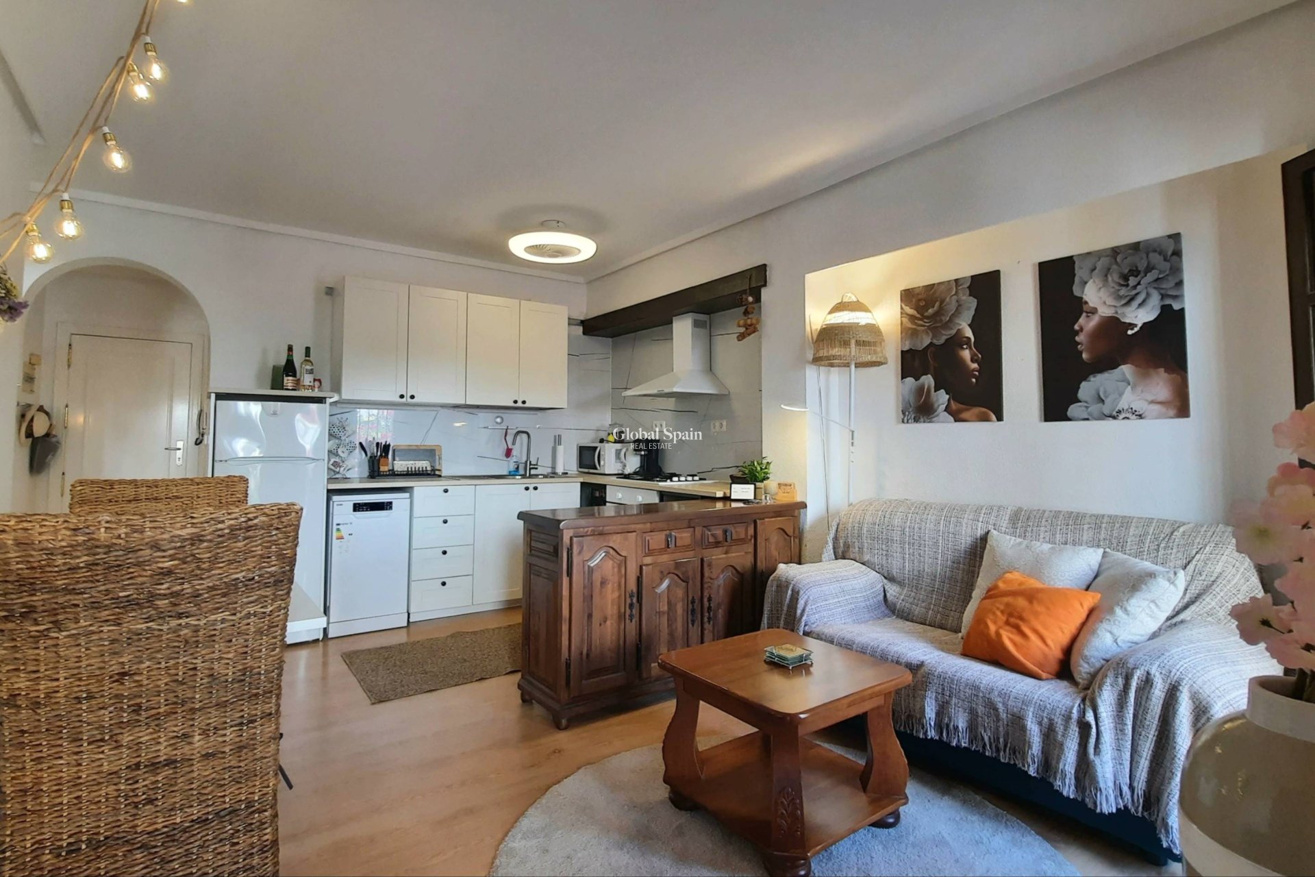 Resale - APARTMENT -
TORREVIEJA - La Mata