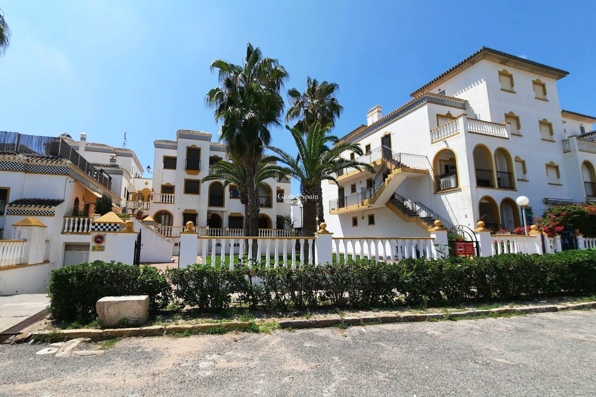 Resale - APARTMENT -
TORREVIEJA - La Mata