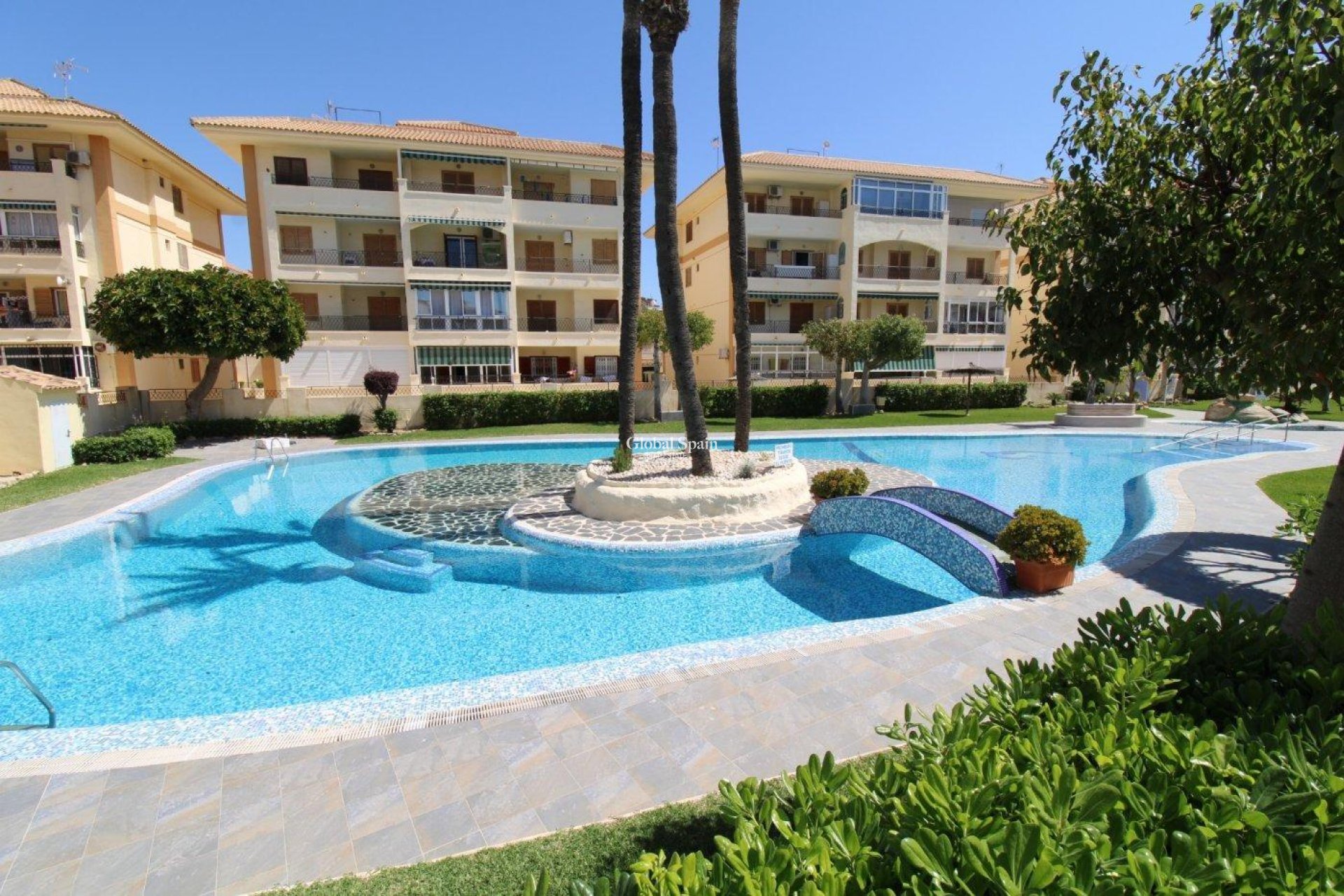 Resale - APARTMENT -
TORREVIEJA - La Mata