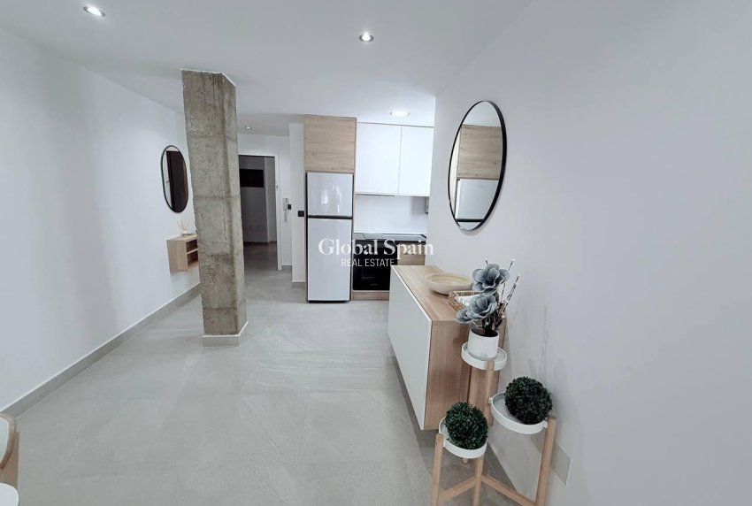 Resale - APARTMENT -
TORREVIEJA - La Mata