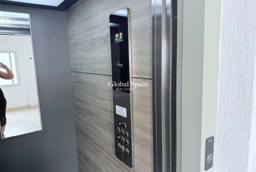 Resale - APARTMENT -
TORREVIEJA - La Mata