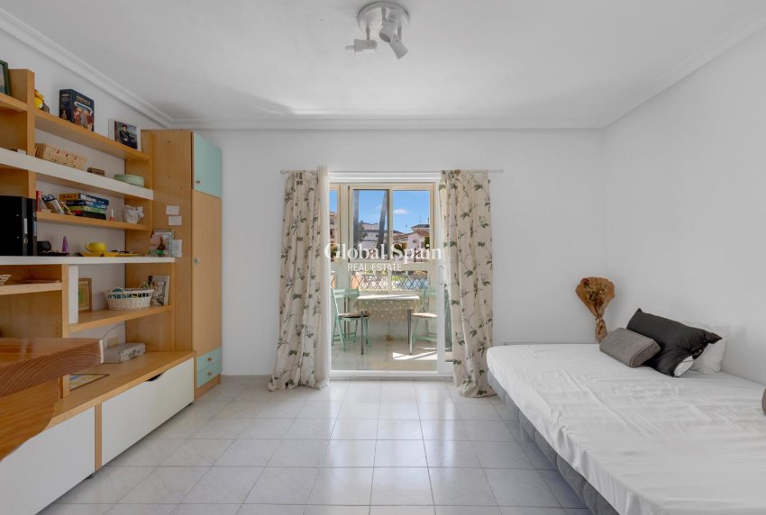 Resale - APARTMENT -
TORREVIEJA - La Mata