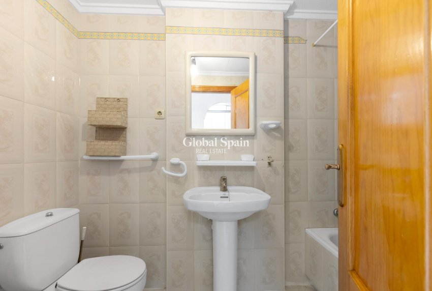 Resale - APARTMENT -
TORREVIEJA - La Mata