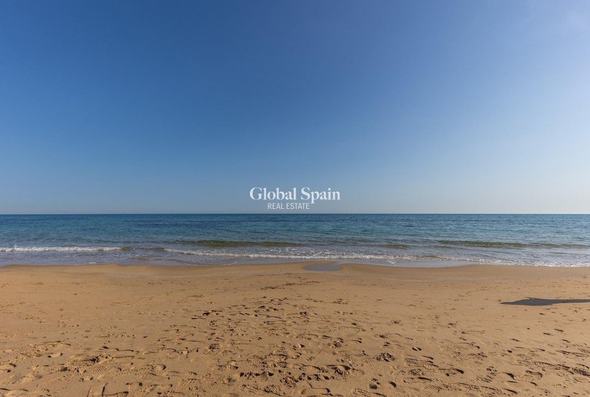Resale - APARTMENT -
TORREVIEJA - La Mata