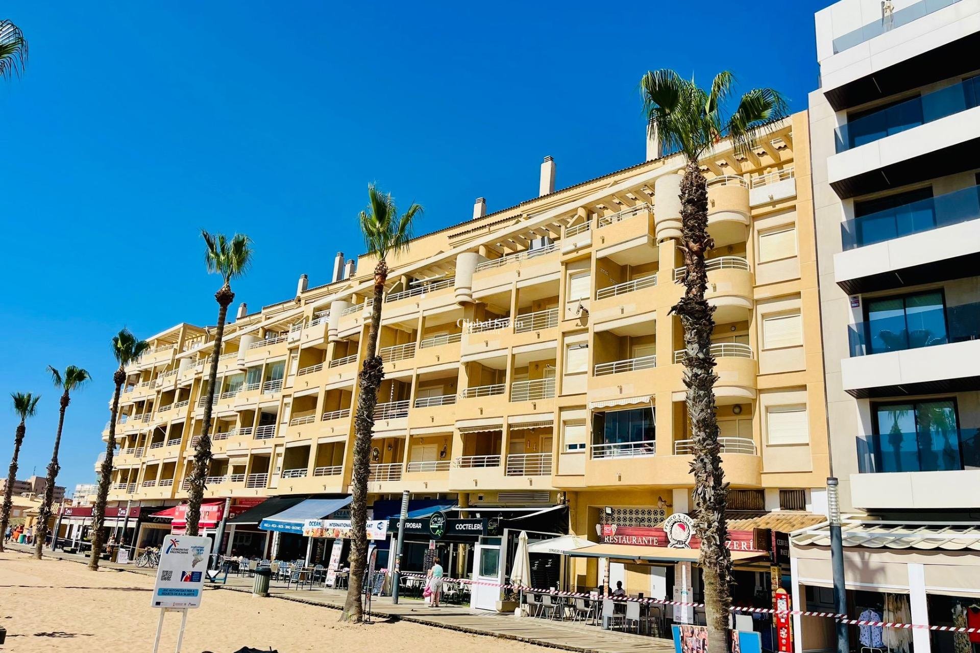 Resale - APARTMENT -
TORREVIEJA - La Mata
