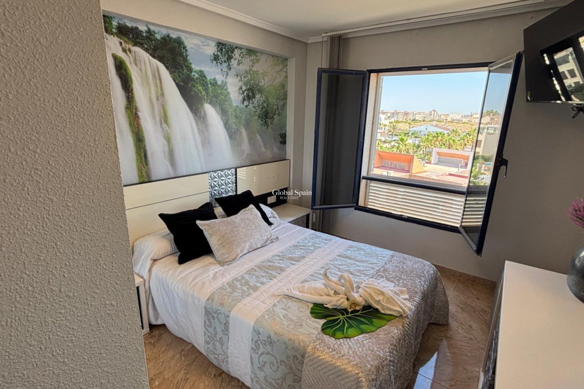 Resale - APARTMENT -
TORREVIEJA - La Mata