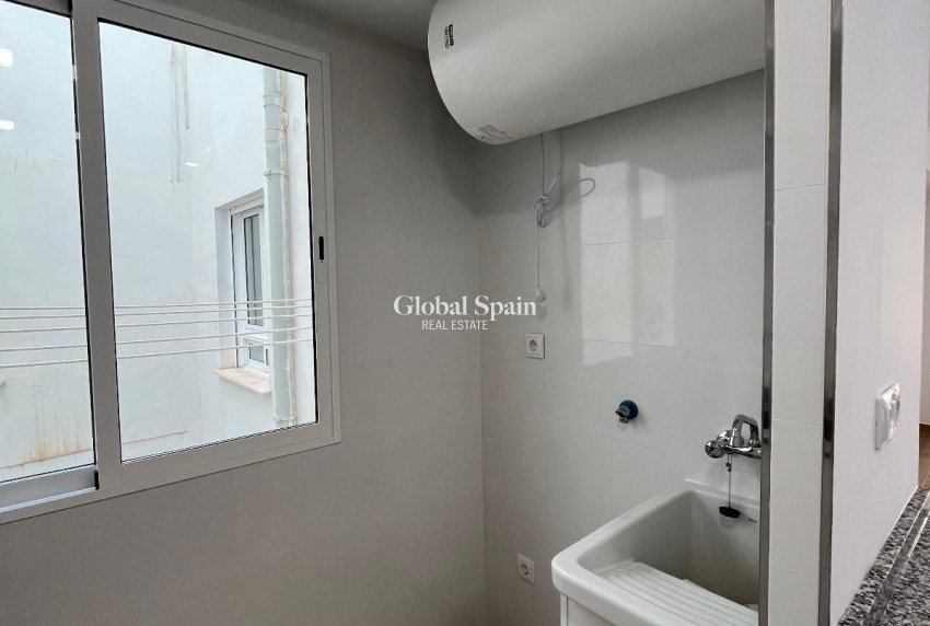 Resale - APARTMENT -
TORREVIEJA - La Mata