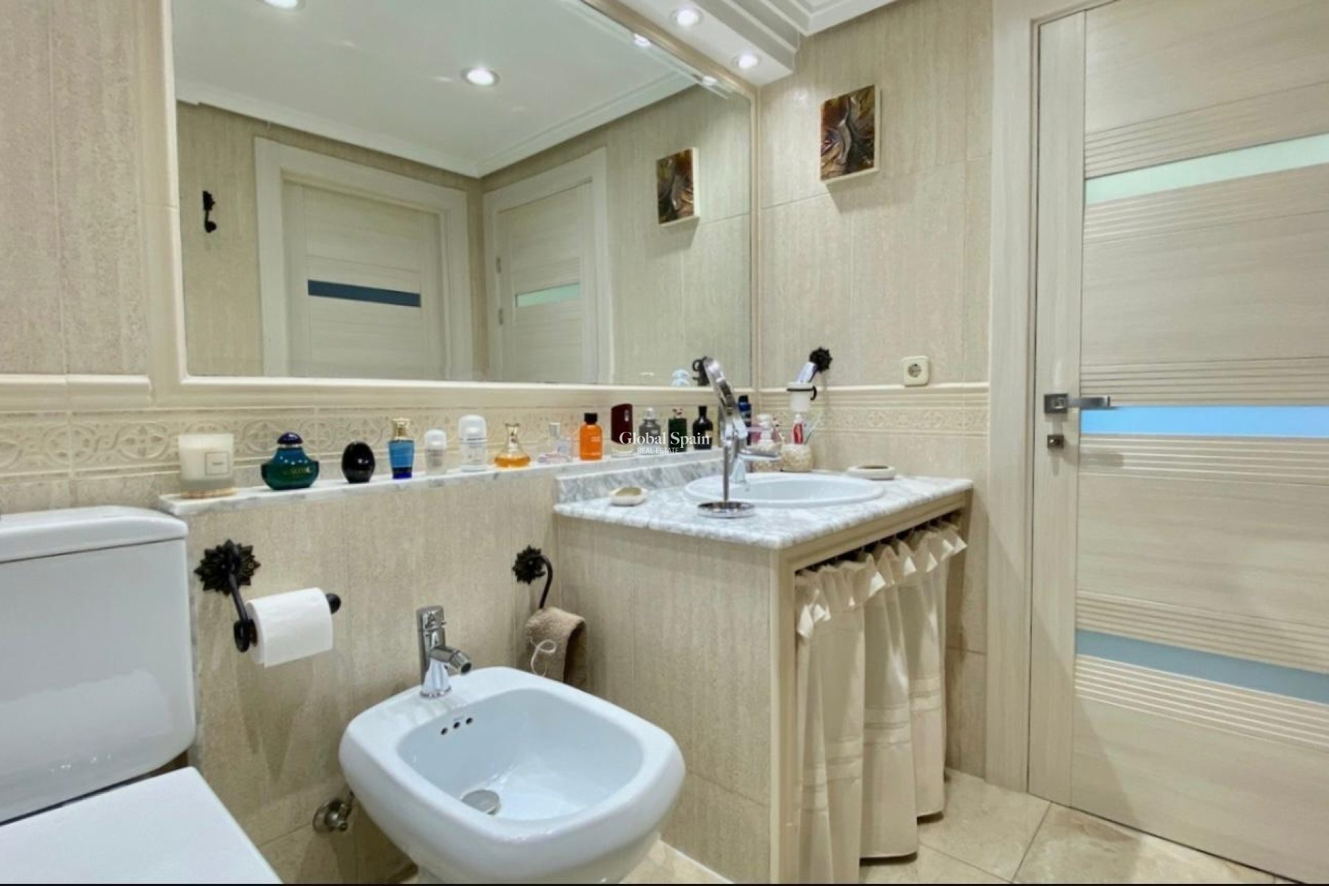 Resale - APARTMENT -
TORREVIEJA - La Mata