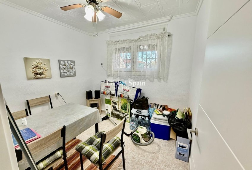 Resale - APARTMENT -
TORREVIEJA - La Siesta - El Salado - Torreta