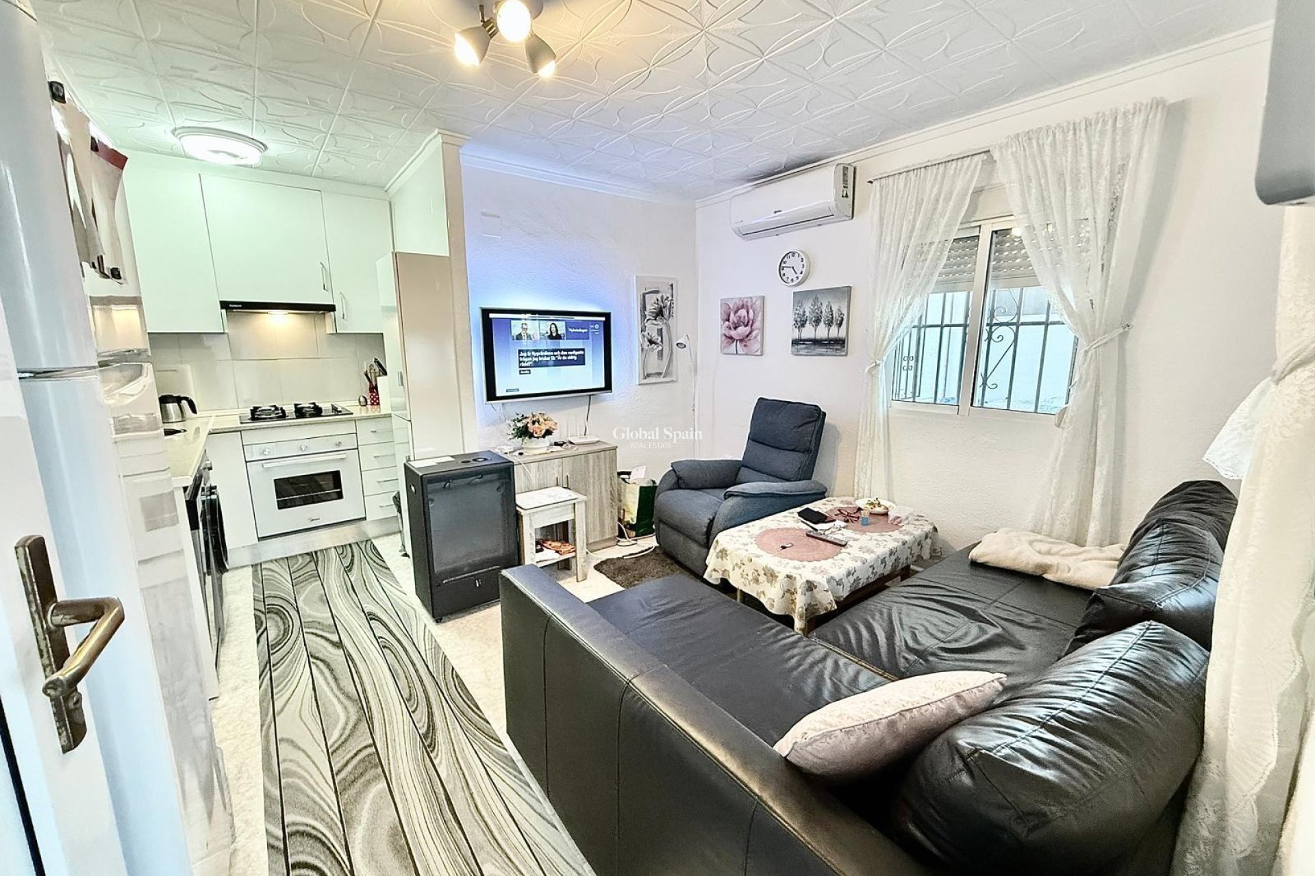 Resale - APARTMENT -
TORREVIEJA - La Siesta - El Salado - Torreta