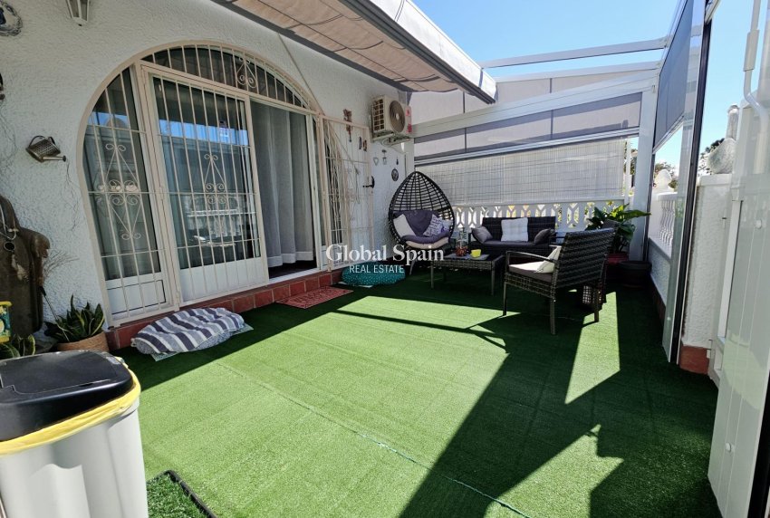 Resale - APARTMENT -
TORREVIEJA - La Siesta - El Salado - Torreta