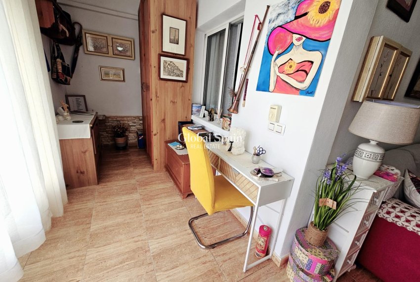 Resale - APARTMENT -
TORREVIEJA - La Siesta - El Salado - Torreta