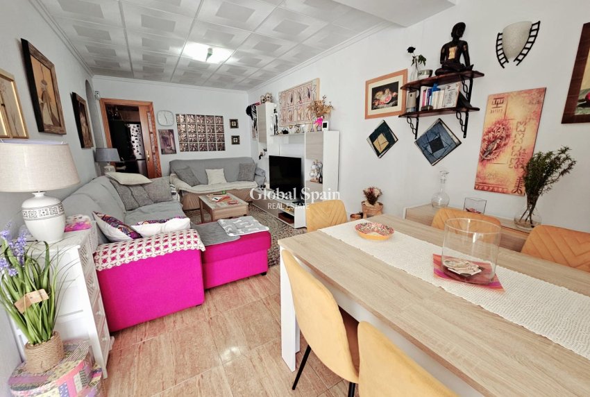 Resale - APARTMENT -
TORREVIEJA - La Siesta - El Salado - Torreta