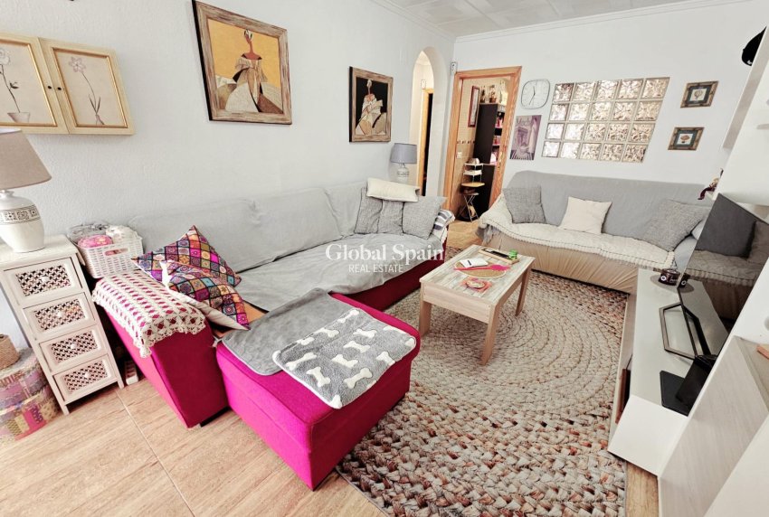 Resale - APARTMENT -
TORREVIEJA - La Siesta - El Salado - Torreta