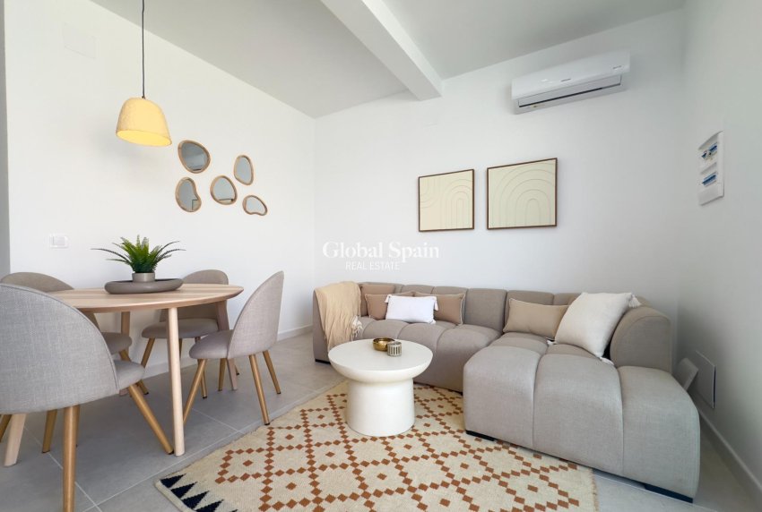 Resale - APARTMENT -
TORREVIEJA - La Siesta - El Salado - Torreta