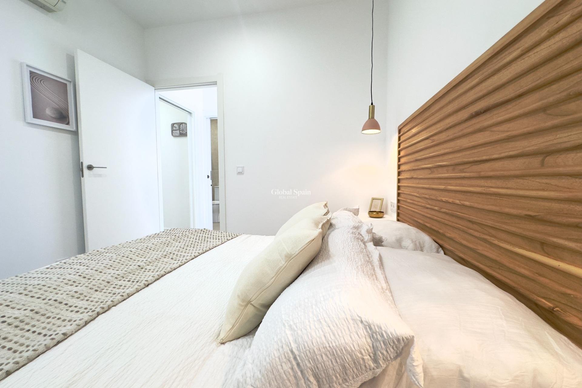 Resale - APARTMENT -
TORREVIEJA - La Siesta - El Salado - Torreta