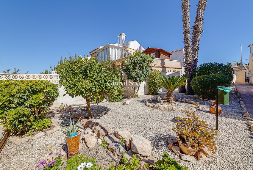 Resale - APARTMENT -
TORREVIEJA - La Siesta - El Salado - Torreta