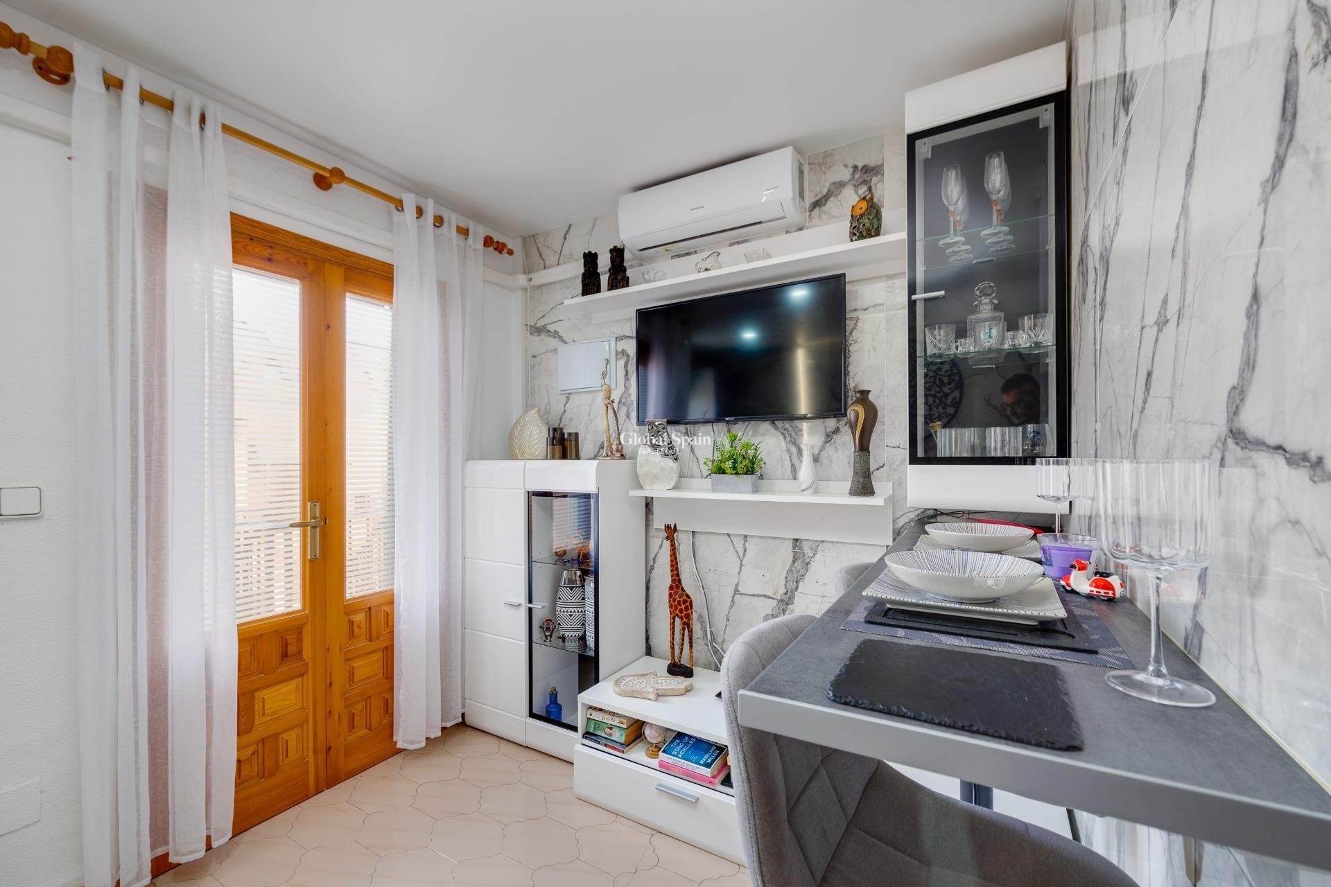 Resale - APARTMENT -
TORREVIEJA - La Siesta - El Salado - Torreta