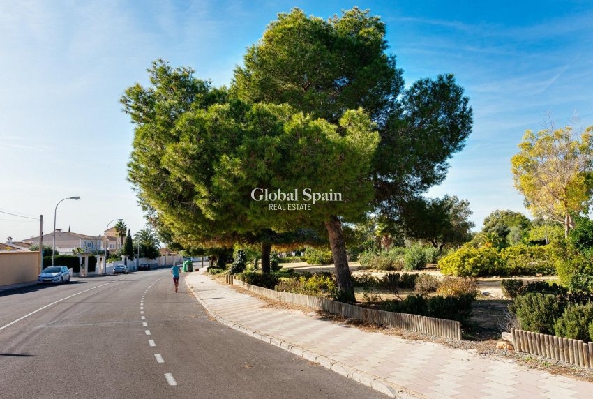 Resale - APARTMENT -
TORREVIEJA - La Siesta - El Salado - Torreta