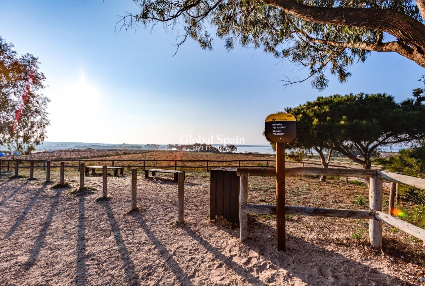Resale - APARTMENT -
TORREVIEJA - La Siesta - El Salado - Torreta