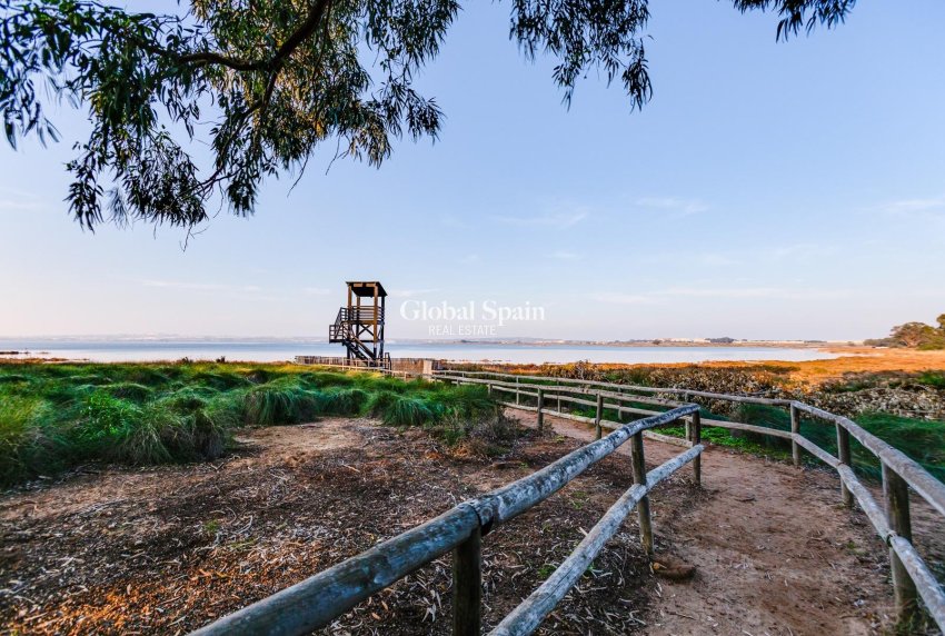 Resale - APARTMENT -
TORREVIEJA - La Siesta - El Salado - Torreta