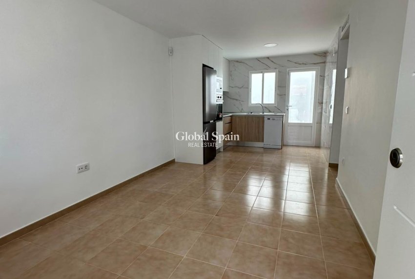 Resale - APARTMENT -
TORREVIEJA - La Siesta - El Salado - Torreta